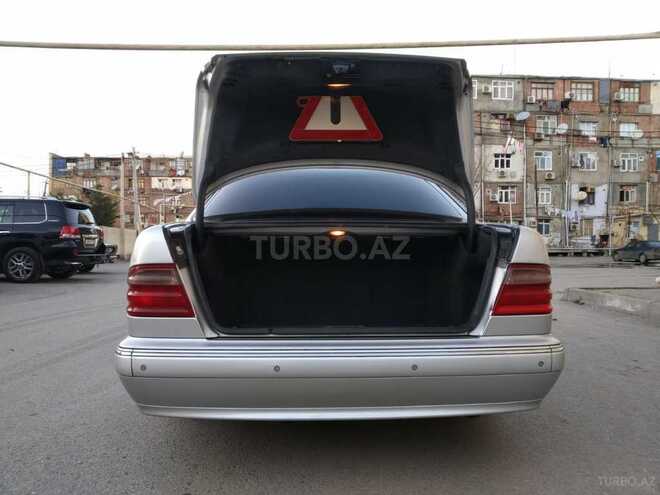 Mercedes E 270 2001, 380,110 km - 2.7 l - Bakı