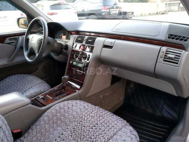 Mercedes E 270 2001, 380,110 km - 2.7 l - Bakı