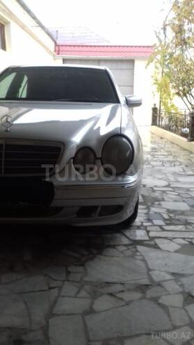 Mercedes E 200 2001, 31,000 km - 0.2 l - Gəncə