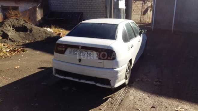 Volkswagen Polo 1995, 350,000 km - 1.6 l - Gəncə