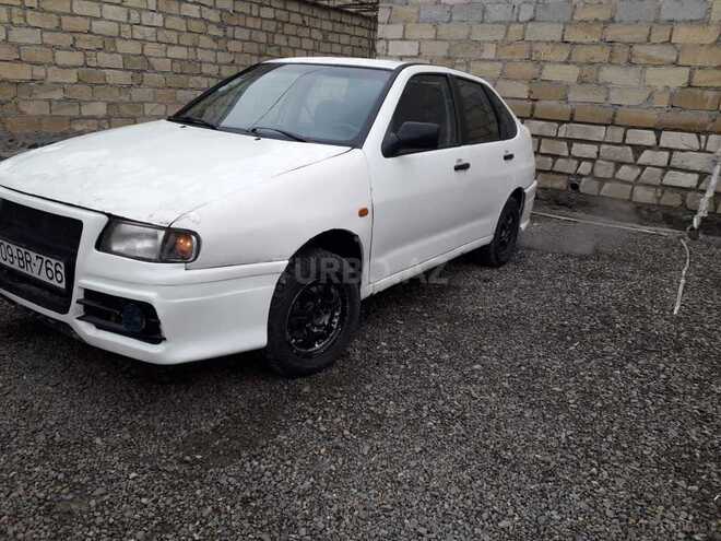 Volkswagen Polo 1995, 350,000 km - 1.6 l - Gəncə