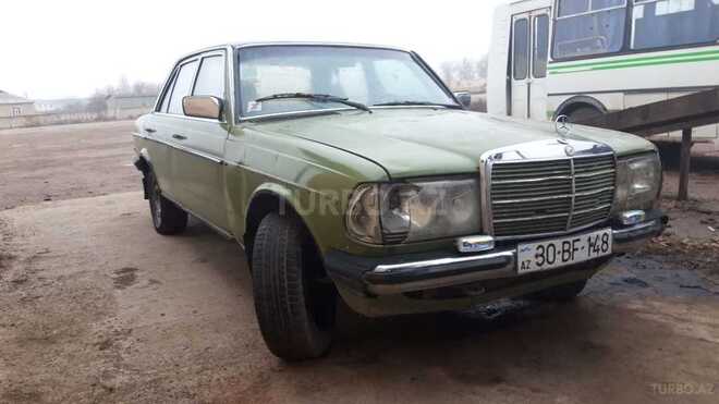 Mercedes 200 1983, 120,000 km - 2.0 l - Salyan