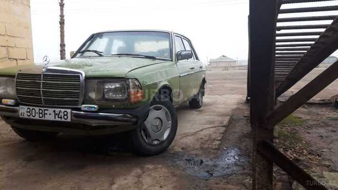 Mercedes 200 1983, 120,000 km - 2.0 l - Salyan