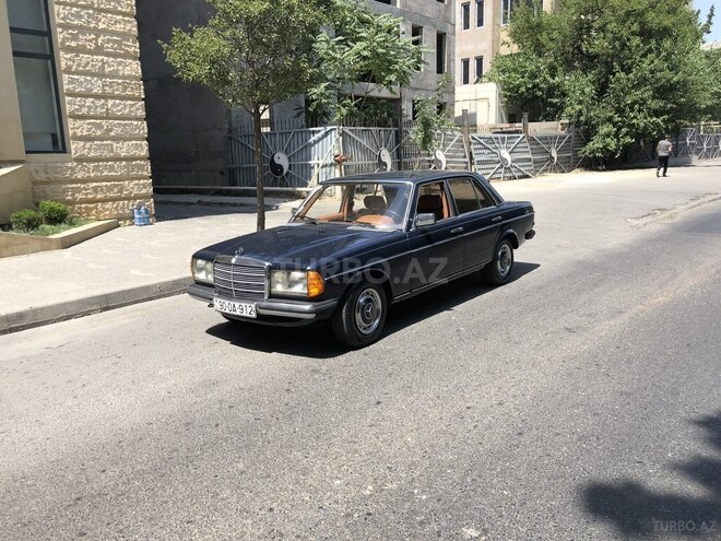 Mercedes 200 1983, 180,000 km - 2.3 л - Bakı