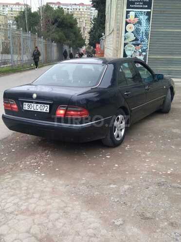 Mercedes E 240 1999, 285,000 km - 2.4 l - Bakı