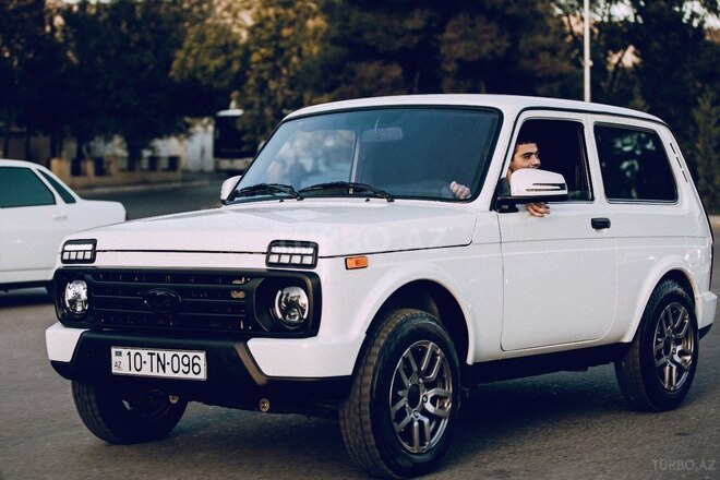 LADA (VAZ) Niva 2017, 16,100 km - 1.7 l - Yevlax