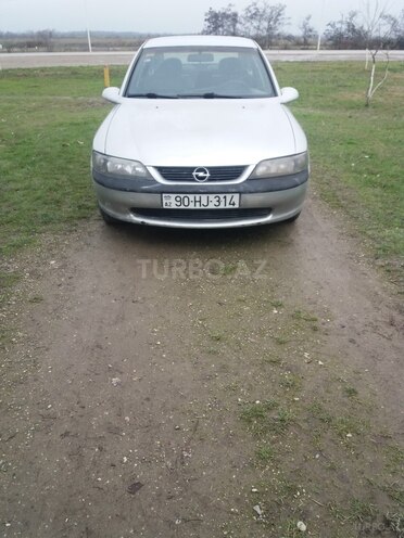 Opel Vectra 1996, 31,956 km - 1.6 l - Quba