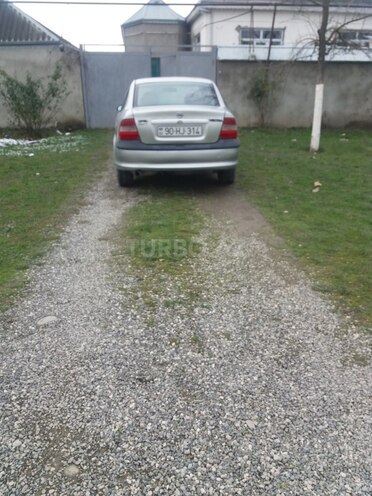 Opel Vectra 1996, 31,956 km - 1.6 l - Quba