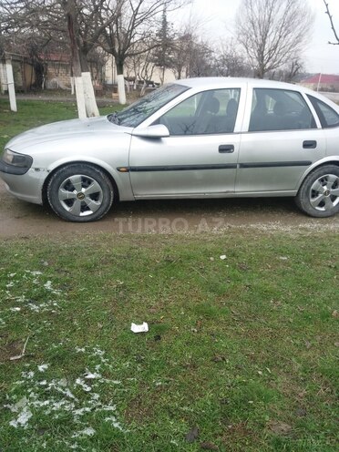 Opel Vectra 1996, 31,956 km - 1.6 l - Quba