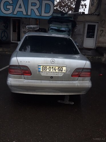Mercedes E 240 2001, 177,000 km - 2.6 l - Bakı