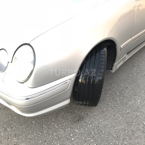 Mercedes E 240 2001, 252,498 km - 2.6 l - Bakı