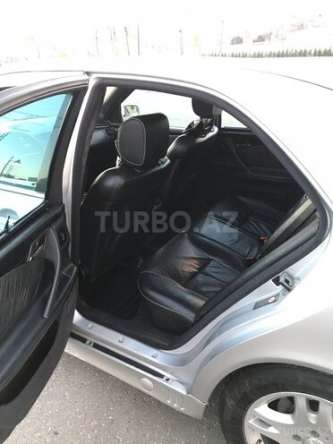 Mercedes E 240 2001, 252,498 km - 2.6 l - Bakı