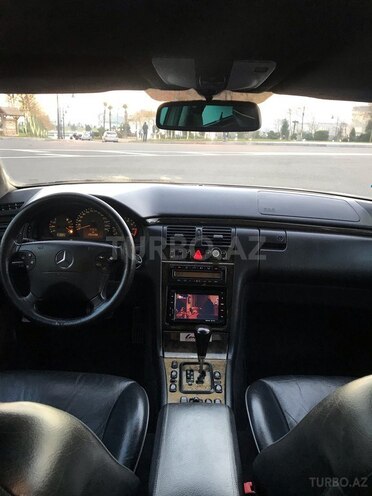 Mercedes E 240 2001, 252,498 km - 2.6 l - Bakı