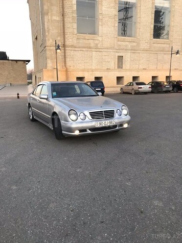 Mercedes E 240 2001, 252,498 km - 2.6 l - Bakı