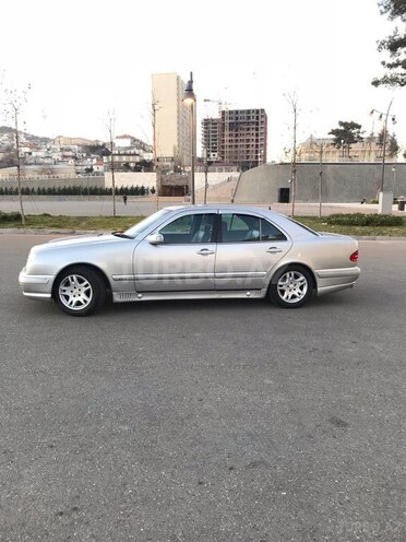 Mercedes E 240 2001, 252,498 km - 2.6 l - Bakı