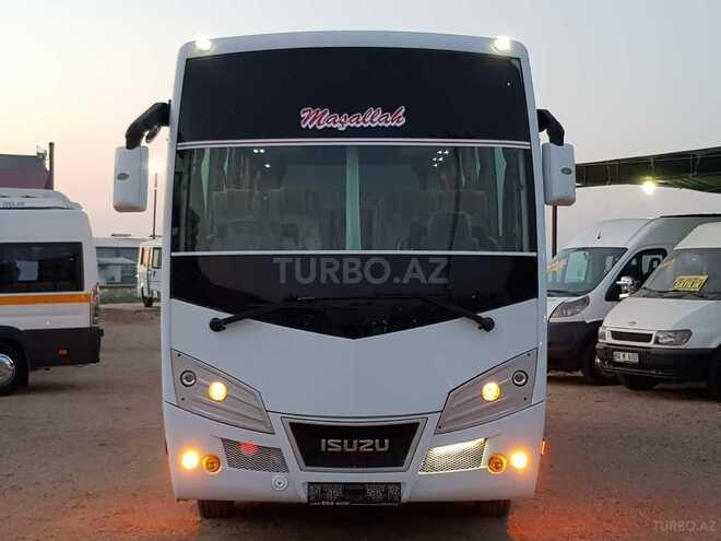 Isuzu  2011, 146,000 km - 5.2 l - Bakı