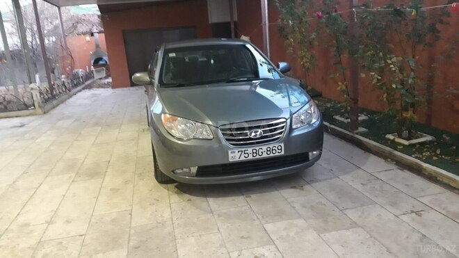 Hyundai Elantra 2009, 175,000 km - 2.0 l - Naxçıvan