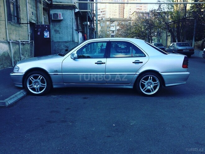 Mercedes C 240 2000, 333,000 km - 2.4 l - Bakı