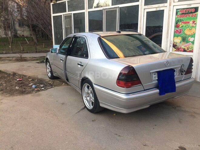 Mercedes C 240 2000, 333,000 km - 2.4 l - Bakı