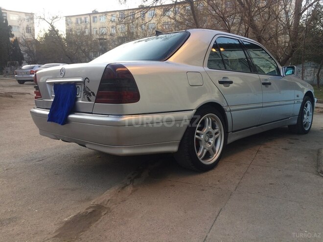 Mercedes C 240 2000, 333,000 km - 2.4 l - Bakı