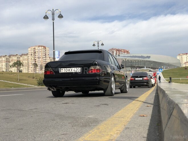 Mercedes E 200 1992, 450,000 km - 2.0 l - Bakı