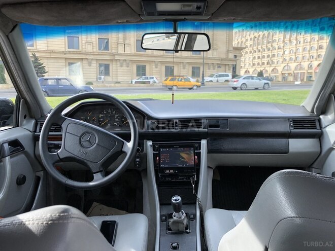 Mercedes E 200 1992, 450,000 km - 2.0 l - Bakı