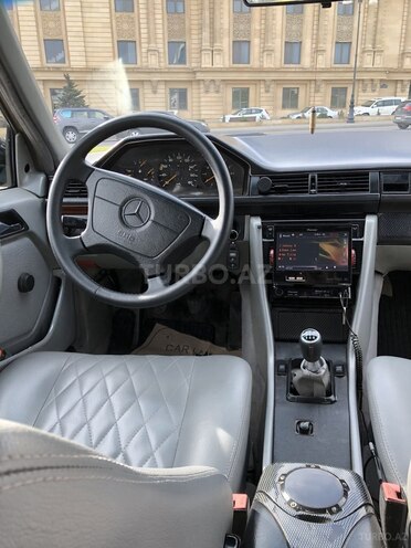Mercedes E 200 1992, 450,000 km - 2.0 l - Bakı