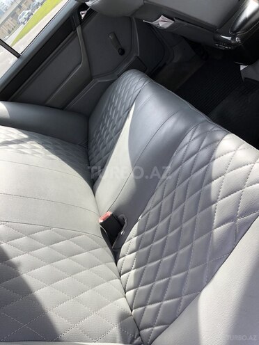Mercedes E 200 1992, 450,000 km - 2.0 l - Bakı