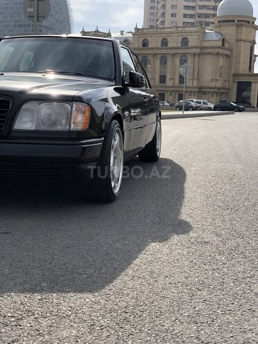 Mercedes E 200 1992, 450,000 km - 2.0 l - Bakı