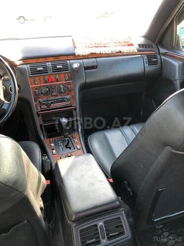 Mercedes E 220 1998, 561,695 km - 2.2 л - Bakı