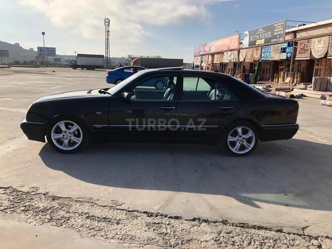 Mercedes E 220 1998, 561,695 km - 2.2 л - Bakı