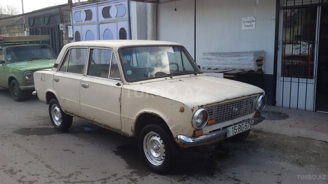 LADA (VAZ) 21011 1979, 300,000 km - 1.3 l - Göyçay