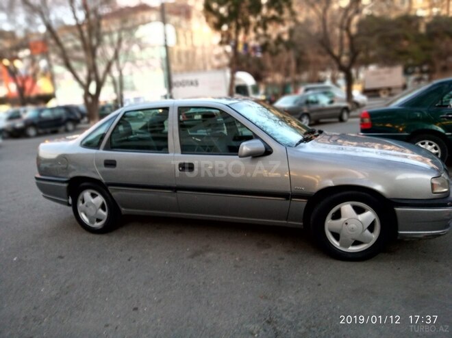 Opel Vectra 1994, 336,998 km - 2.0 л - Bakı