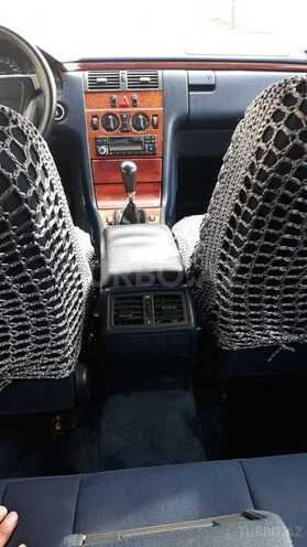 Mercedes E 200 1998, 300,000 km - 2.0 l - Göyçay
