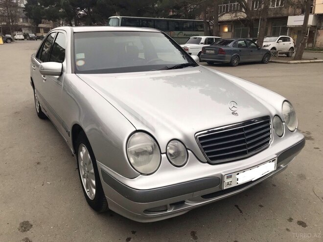 Mercedes E 220 2000, 139,000 km - 2.2 l - Bakı