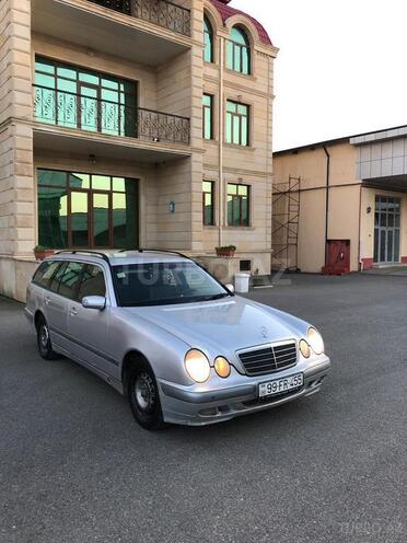 Mercedes E 220 2000, 322,000 km - 2.2 l - İmişli