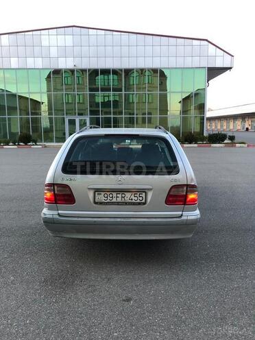 Mercedes E 220 2000, 322,000 km - 2.2 l - İmişli
