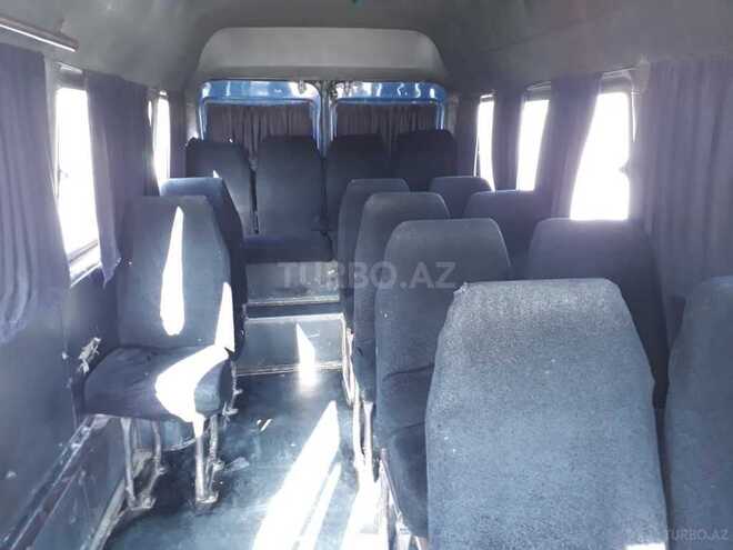 Mercedes 208 D 1992, 300,000 km - 2.2 л - Xudat