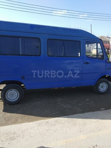 Mercedes 208 D 1992, 300,000 km - 2.2 л - Xudat