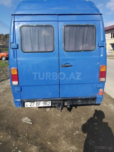 Mercedes 208 D 1992, 300,000 km - 2.2 л - Xudat