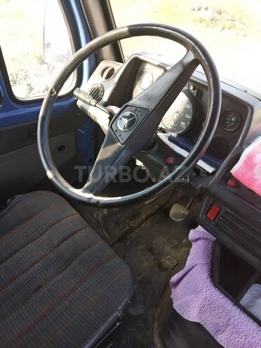 Mercedes 208 D 1992, 300,000 km - 2.2 л - Xudat