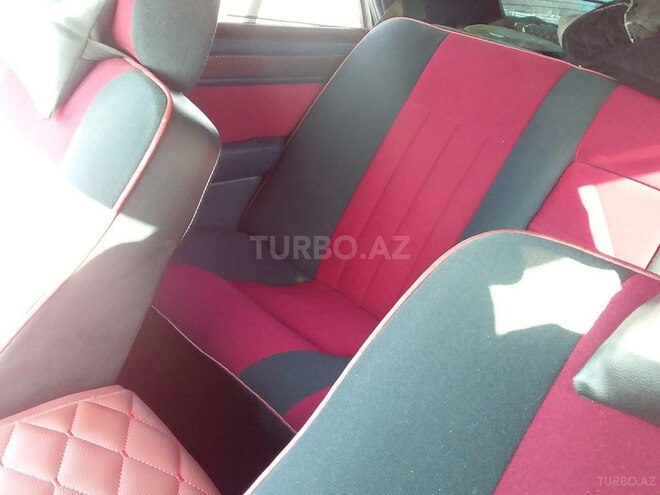 Mercedes E 250 1989, 300,000 km - 0.3 l - Beyləqan