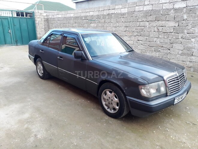 Mercedes E 200 1992, 236,420 km - 2.0 l - Bakı