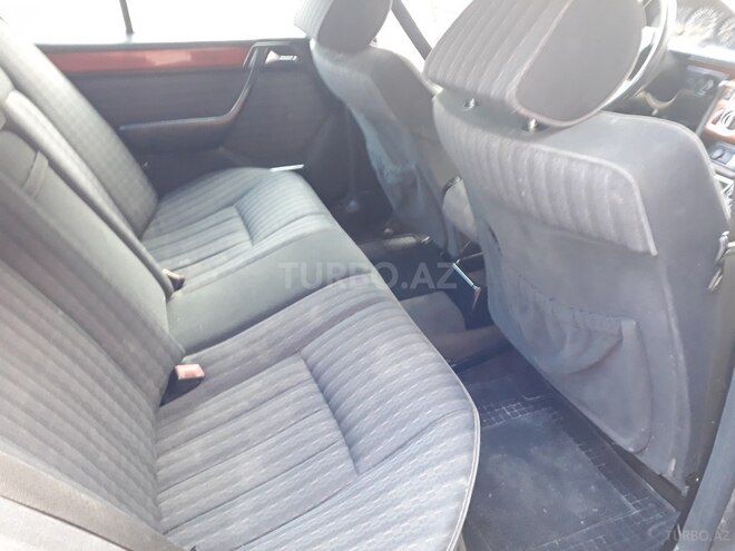 Mercedes E 200 1992, 236,420 km - 2.0 l - Bakı