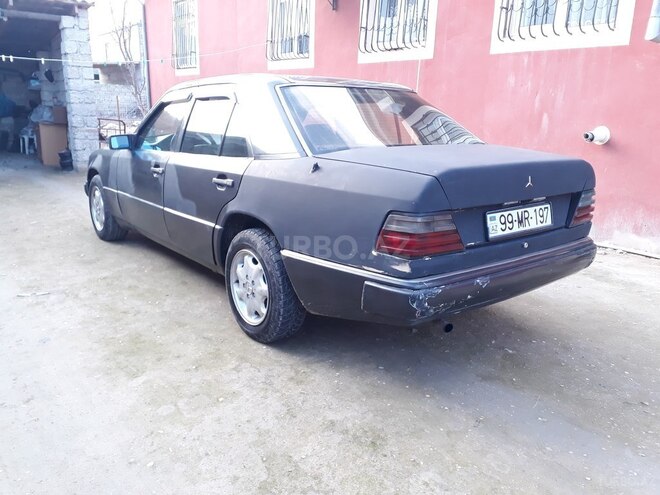 Mercedes E 200 1992, 236,420 km - 2.0 l - Bakı