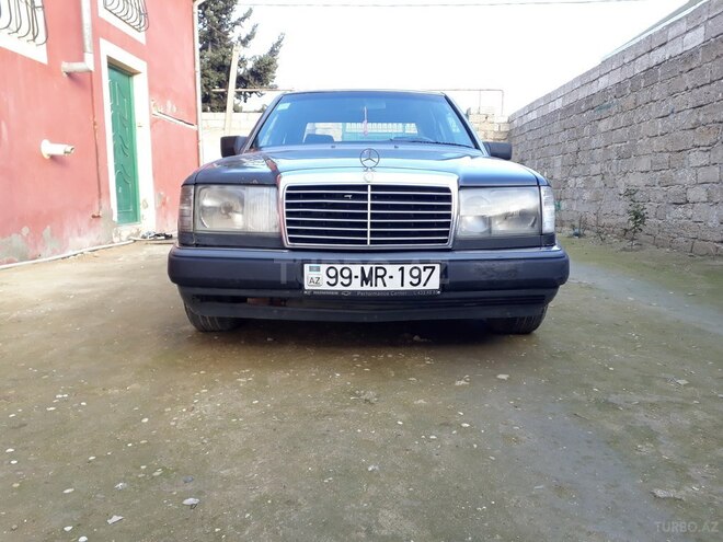 Mercedes E 200 1992, 236,420 km - 2.0 l - Bakı