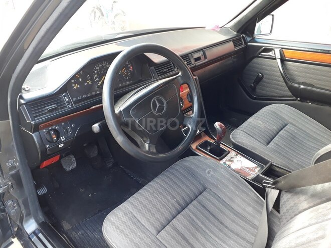 Mercedes E 200 1992, 236,420 km - 2.0 l - Bakı