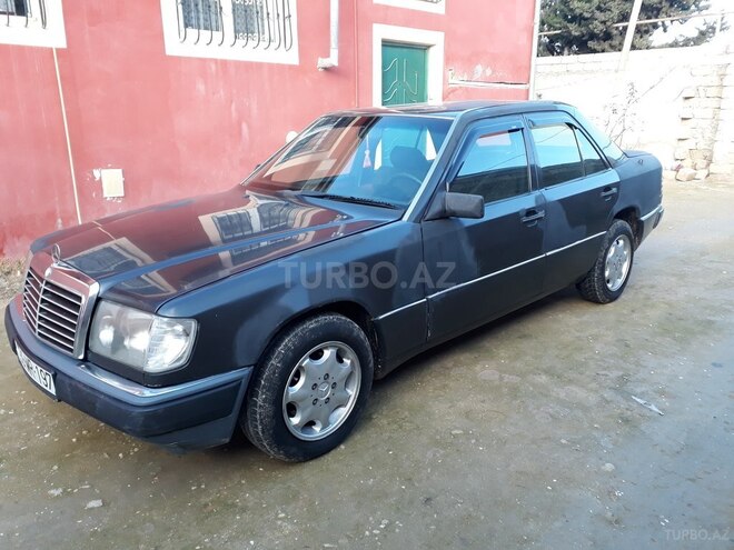 Mercedes E 200 1992, 236,420 km - 2.0 l - Bakı