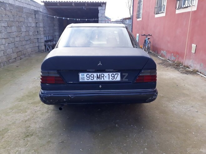 Mercedes E 200 1992, 236,420 km - 2.0 l - Bakı