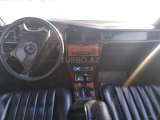 Mercedes 190 1992, 275,257 km - 2.3 l - Bakı